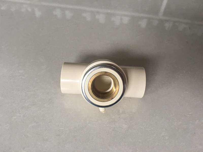 CPVC fitting mould Female tee with brass insert
